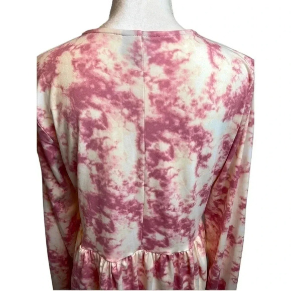MOD Lucive NWT’s. Pink/white tie dye wrap top. - Picture 4 of 9